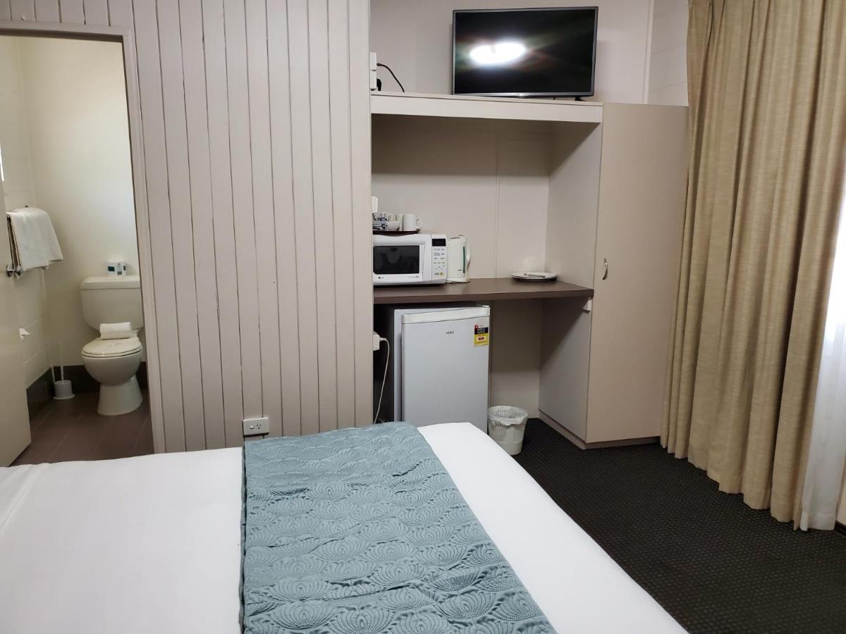 Windsor Hotel Motel Дэлби Экстерьер фото